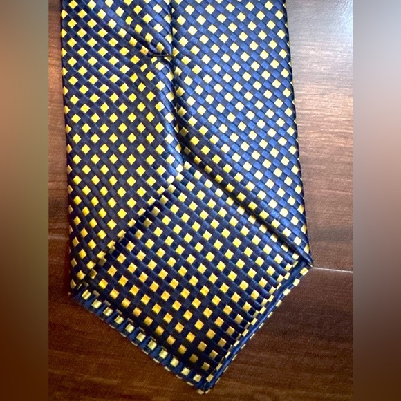 FIRENZE Classic Navy and Gold Men's Geometric Checkered Silk Tie - Picture 5 of 10